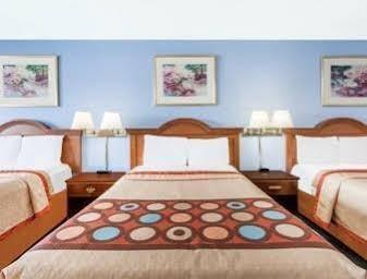 ซูเปอร์ 8 บาย วินด์แฮม กรีสโบโร Hotel กรีนส์โบโร ภายนอก รูปภาพ
