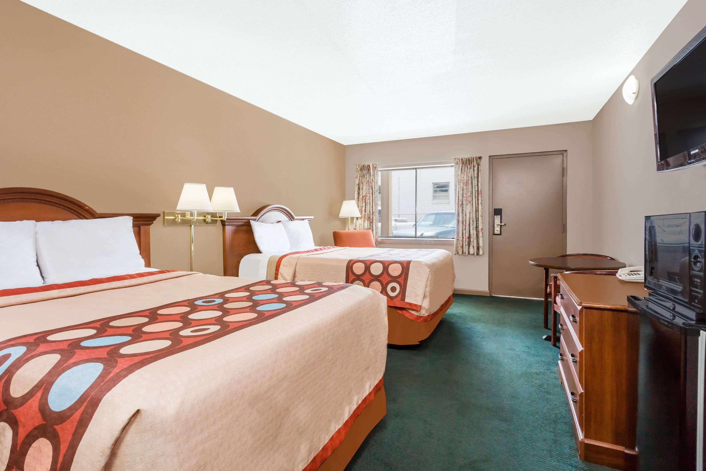 ซูเปอร์ 8 บาย วินด์แฮม กรีสโบโร Hotel กรีนส์โบโร ภายนอก รูปภาพ