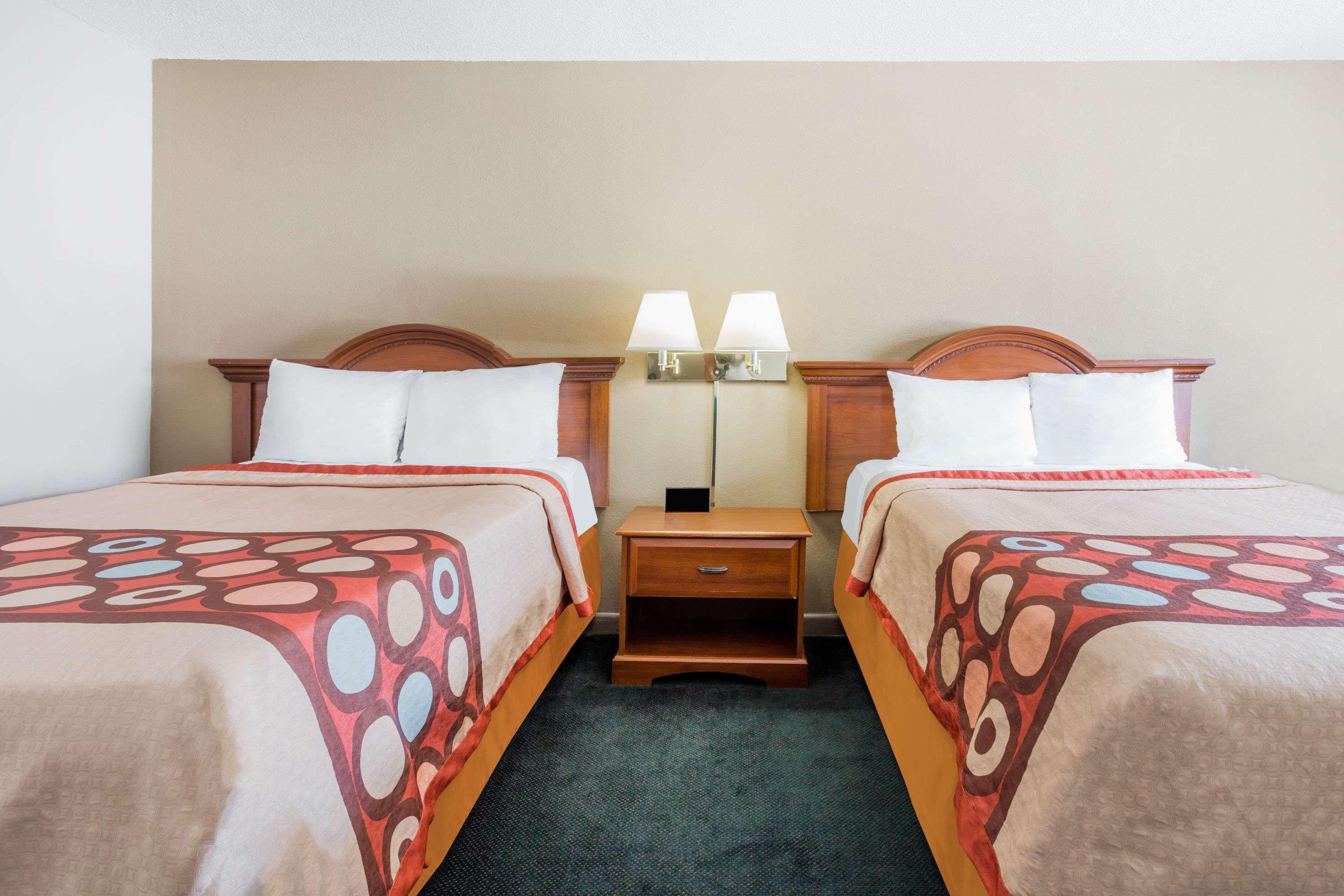ซูเปอร์ 8 บาย วินด์แฮม กรีสโบโร Hotel กรีนส์โบโร ภายนอก รูปภาพ