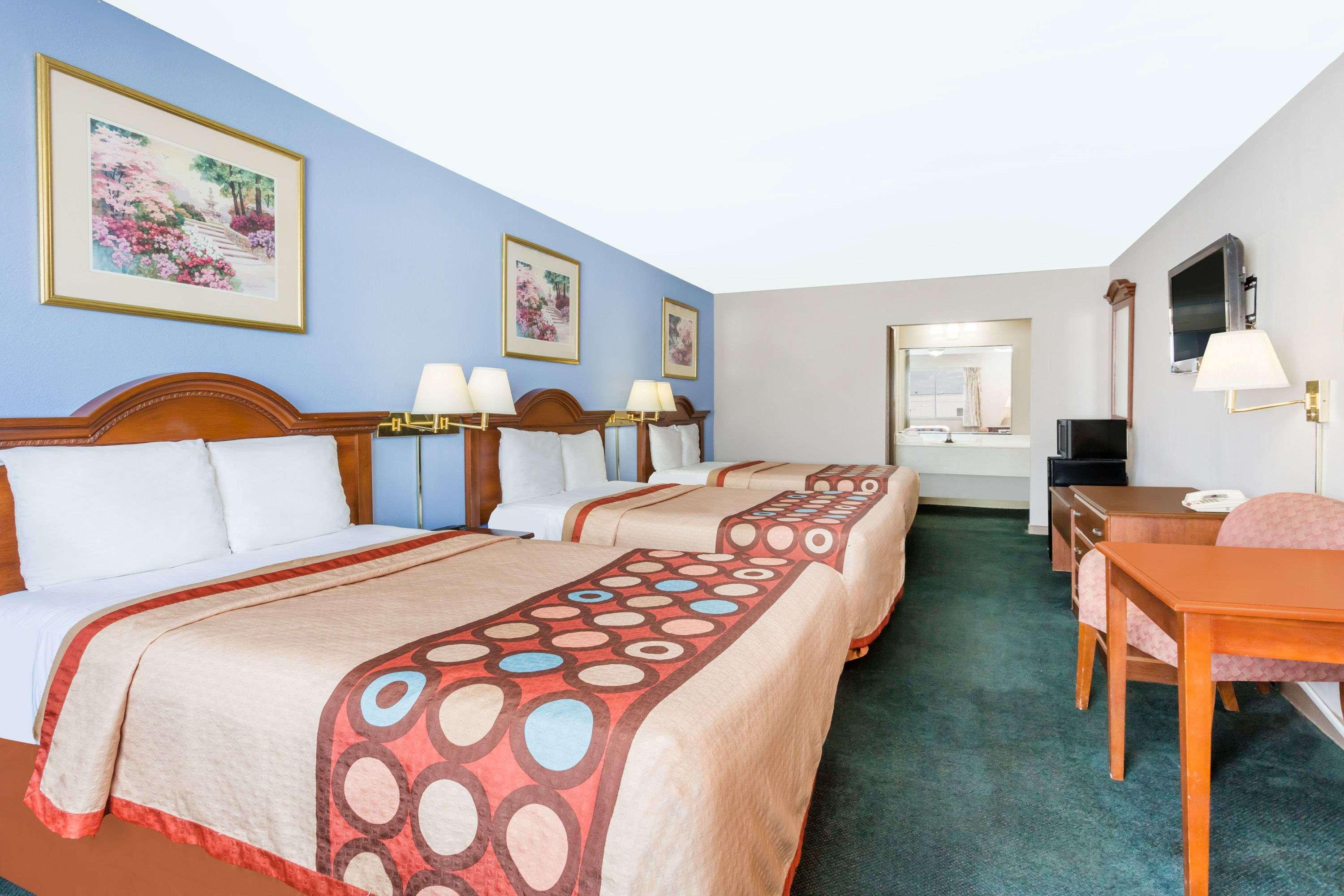 ซูเปอร์ 8 บาย วินด์แฮม กรีสโบโร Hotel กรีนส์โบโร ภายนอก รูปภาพ
