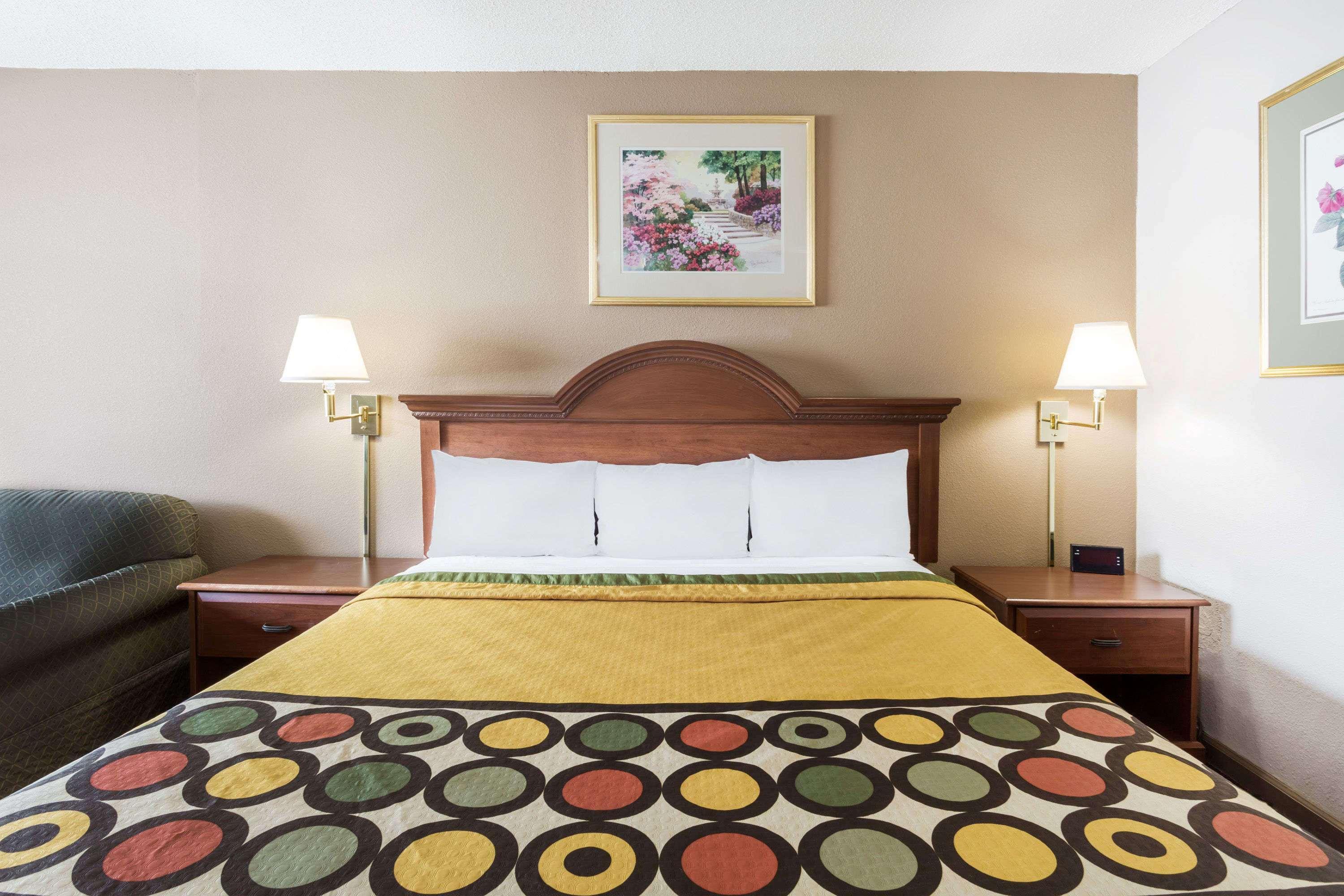ซูเปอร์ 8 บาย วินด์แฮม กรีสโบโร Hotel กรีนส์โบโร ภายนอก รูปภาพ