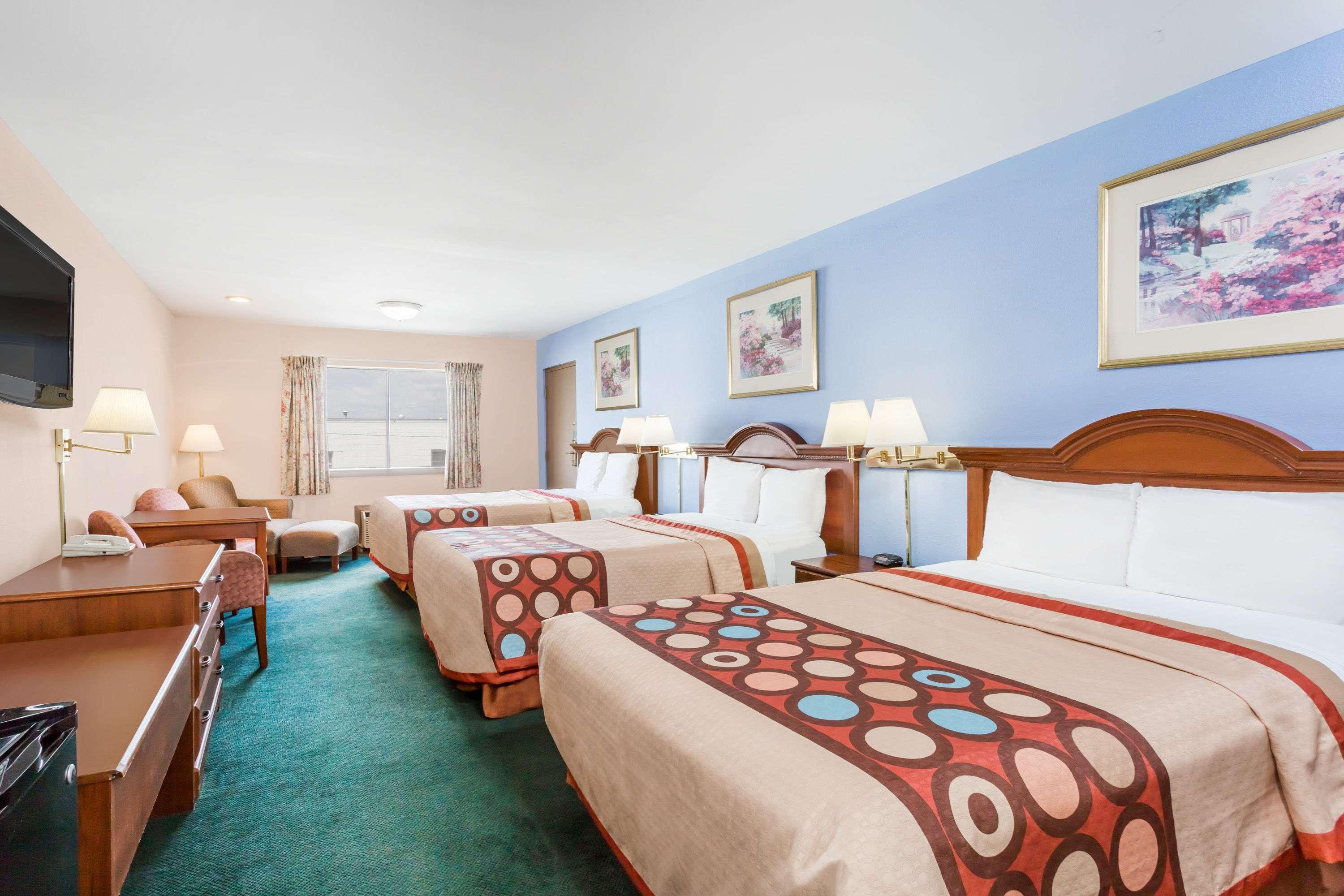 ซูเปอร์ 8 บาย วินด์แฮม กรีสโบโร Hotel กรีนส์โบโร ภายนอก รูปภาพ