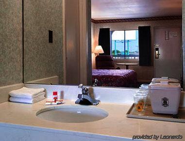ซูเปอร์ 8 บาย วินด์แฮม กรีสโบโร Hotel กรีนส์โบโร ภายนอก รูปภาพ